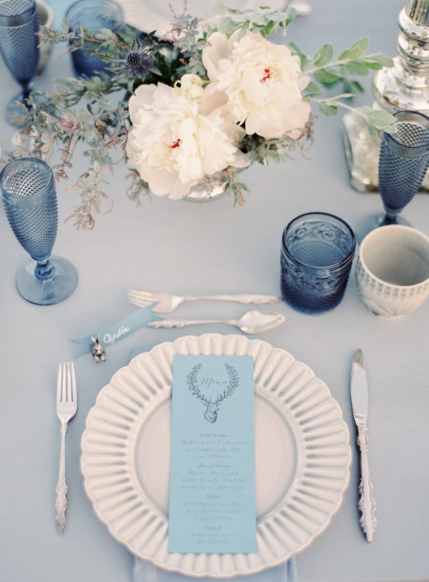 Blue wedding table setting