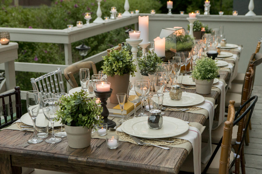 Dinner party table setting 900x600 Table Setting Ideas For Any Occasion