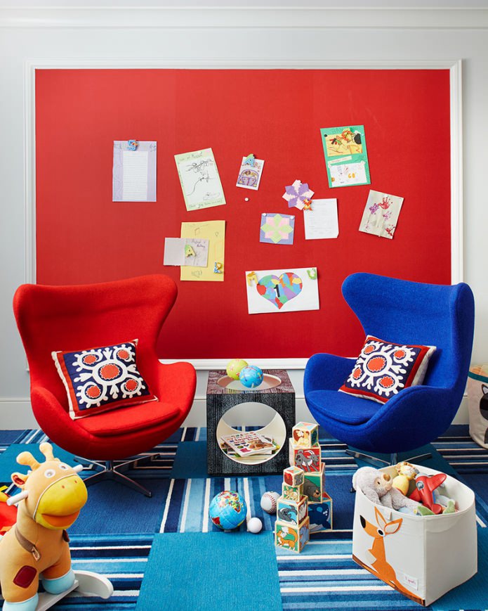 красно-синяя детская комната