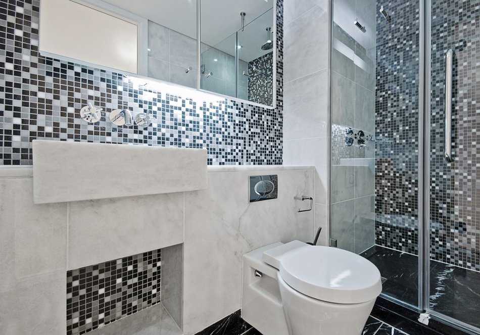 Мозаика для ванной комнаты удобно и красиво