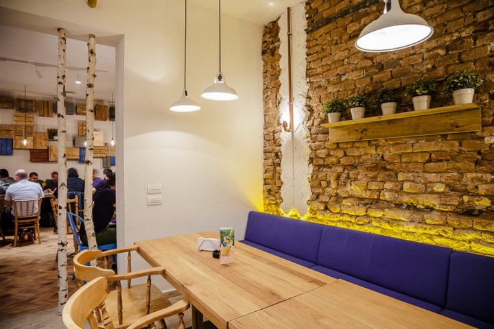 Яркий дизайн интерьера кафе-ресторана Livada в Румынии